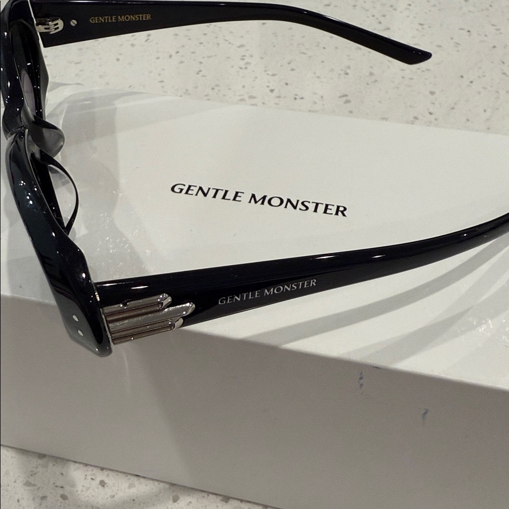 Authentic new gentle monster sunglasses - Picture 4 of 7